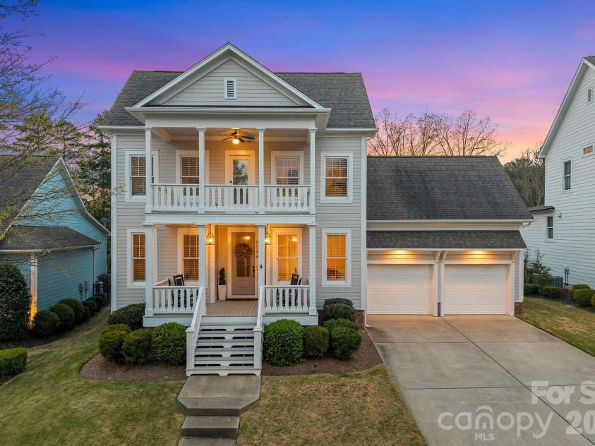 5595 Morris Hunt Drive, Fort Mill, SC 29708.  MLS# CAR4359670, YatesRealty ID 23004. 