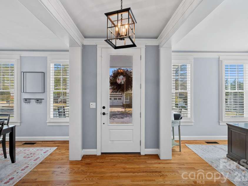 5595 Morris Hunt Drive, Fort Mill, SC 29708.  MLS# CAR4359670, YatesRealty ID 23004. Foyer
