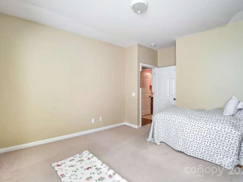 2221 Hartwell Lane, Fort Mill, SC 29707.  MLS# CAR4203000, YatesRealty ID 23005. 