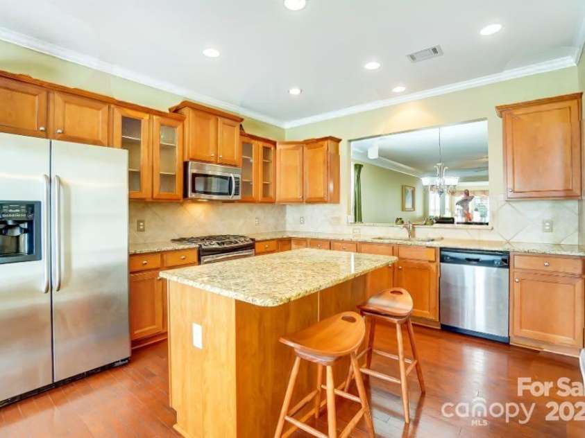 2221 Hartwell Lane, Fort Mill, SC 29707.  MLS# CAR4298530, YatesRealty ID 23005. 