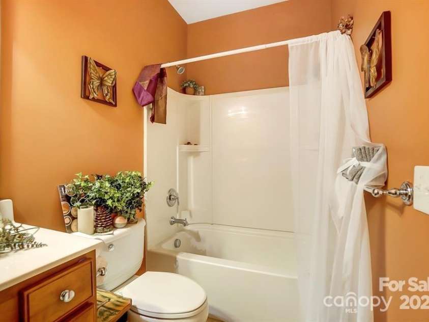 2221 Hartwell Lane, Fort Mill, SC 29707.  MLS# CAR4298530, YatesRealty ID 23005. 