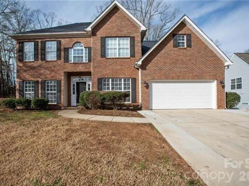 815 Knightsbridge Road, Fort Mill, SC 29708.  MLS# CAR4382869, YatesRealty ID 23005. 