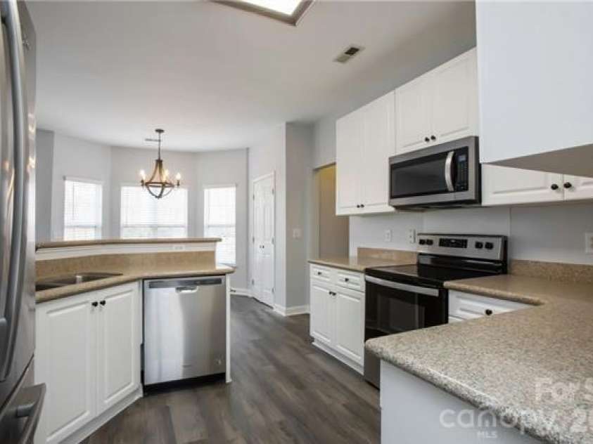 815 Knightsbridge Road, Fort Mill, SC 29708.  MLS# CAR4382869, YatesRealty ID 23005. 