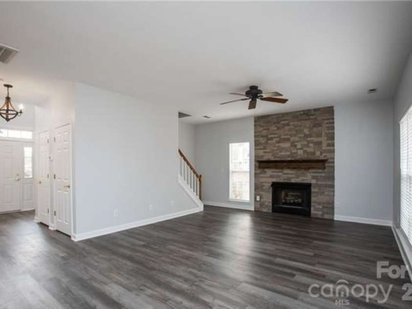 815 Knightsbridge Road, Fort Mill, SC 29708.  MLS# CAR4382869, YatesRealty ID 23005. 