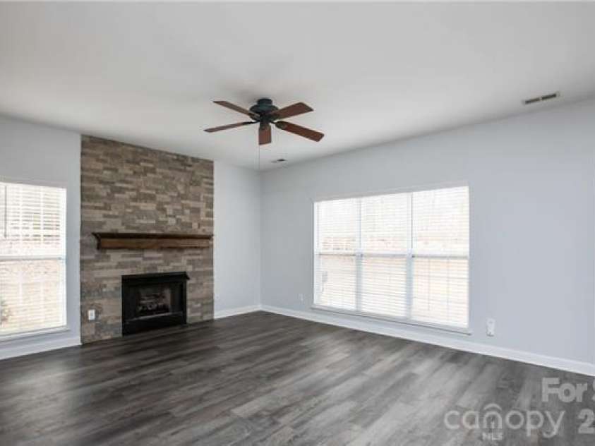 815 Knightsbridge Road, Fort Mill, SC 29708.  MLS# CAR4382869, YatesRealty ID 23005. 
