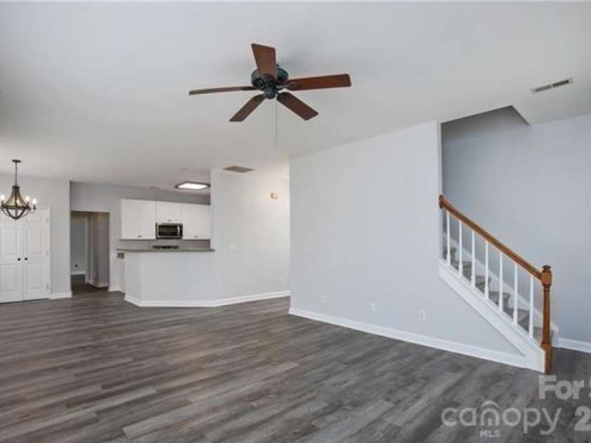 815 Knightsbridge Road, Fort Mill, SC 29708.  MLS# CAR4382869, YatesRealty ID 23005. 
