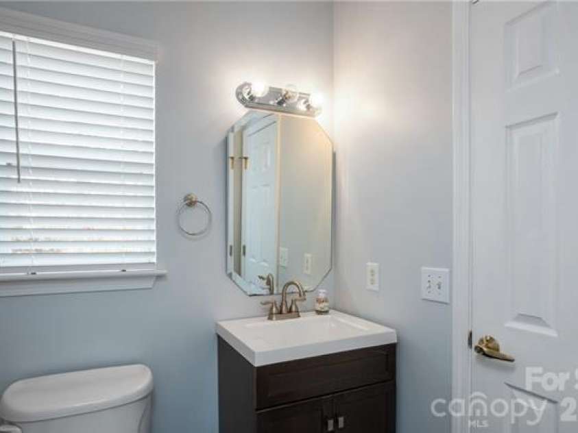 815 Knightsbridge Road, Fort Mill, SC 29708.  MLS# CAR4382869, YatesRealty ID 23005. 