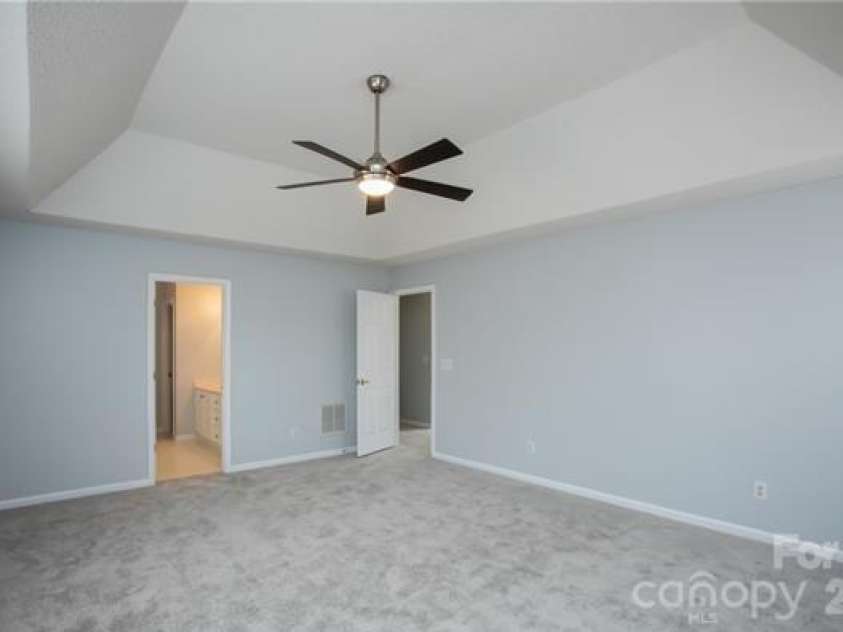 815 Knightsbridge Road, Fort Mill, SC 29708.  MLS# CAR4382869, YatesRealty ID 23005. 