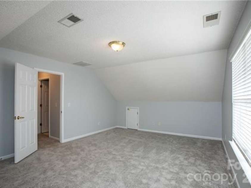 815 Knightsbridge Road, Fort Mill, SC 29708.  MLS# CAR4382869, YatesRealty ID 23005. 