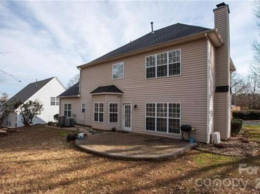 815 Knightsbridge Road, Fort Mill, SC 29708.  MLS# CAR4382869, YatesRealty ID 23005. 