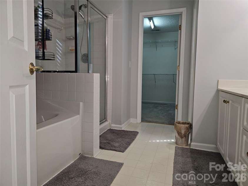 815 Knightsbridge Road, Fort Mill, SC 29708.  MLS# CAR4382869, YatesRealty ID 23005. 