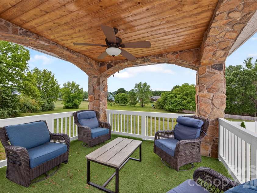 4511 Howey Farms Drive, Waxhaw, NC 28173.  MLS# CAR4379363, YatesRealty ID 23006. 