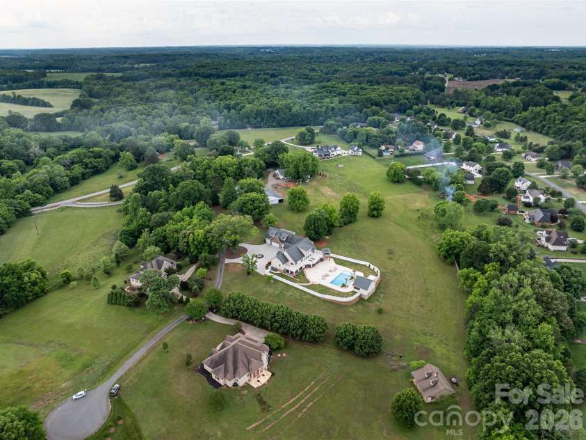 4511 Howey Farms Drive, Waxhaw, NC 28173.  MLS# CAR4379363, YatesRealty ID 23006. 