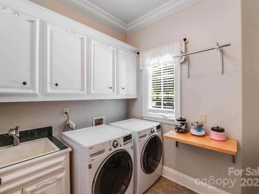 600 Beauhaven Lane, Waxhaw, NC 28173.  MLS# CAR4274733, YatesRealty ID 23007. 