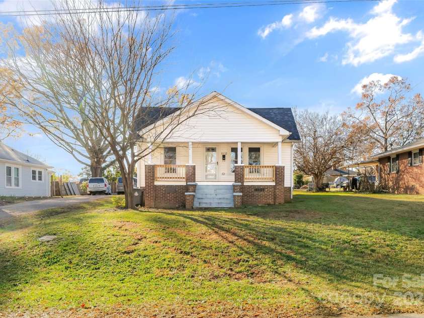 1102 Venus Street, Kannapolis, NC 28083.  MLS# CAR4263582, YatesRealty ID 23008. 