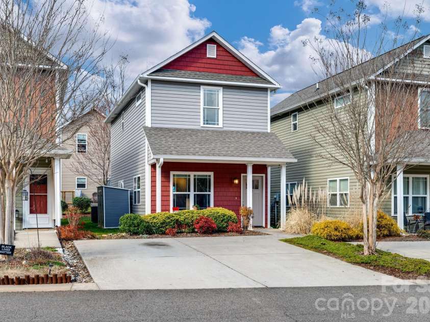 7 Mill Creek Loop, Asheville, NC 28806.  MLS# CAR4356339, YatesRealty ID 23008. 