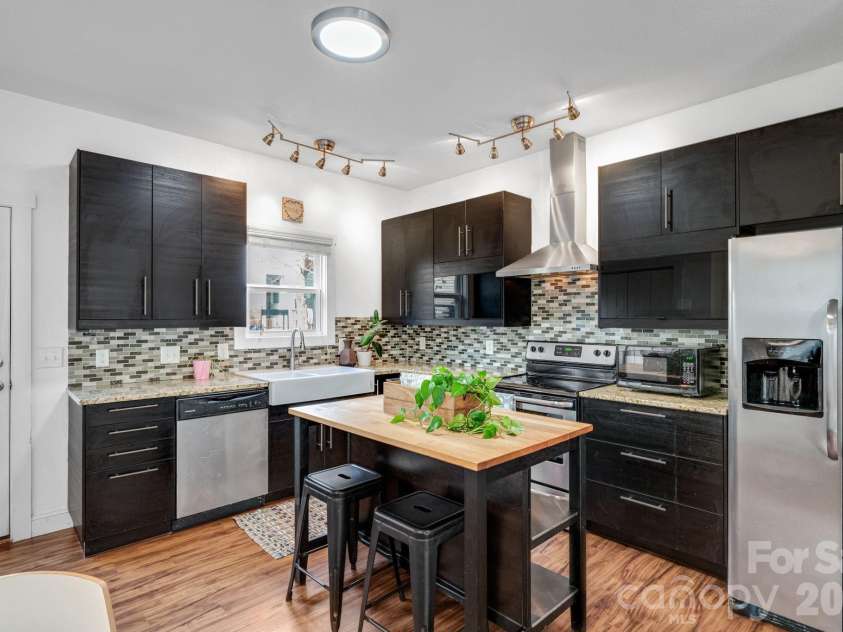 7 Mill Creek Loop, Asheville, NC 28806.  MLS# CAR4356339, YatesRealty ID 23008. 