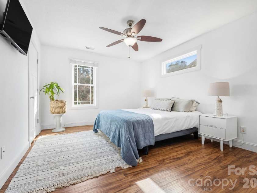 7 Mill Creek Loop, Asheville, NC 28806.  MLS# CAR4356339, YatesRealty ID 23008. 