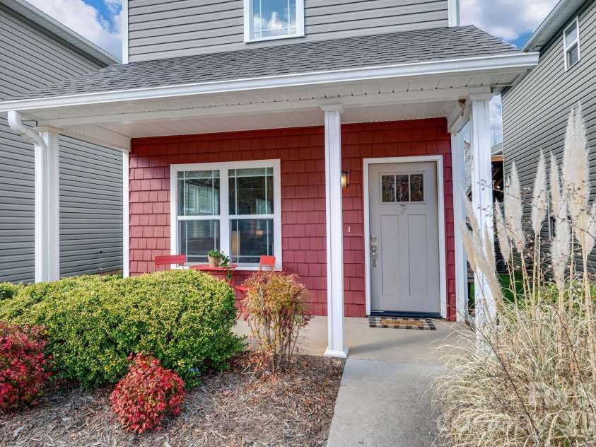 7 Mill Creek Loop, Asheville, NC 28806.  MLS# CAR4356339, YatesRealty ID 23008. 