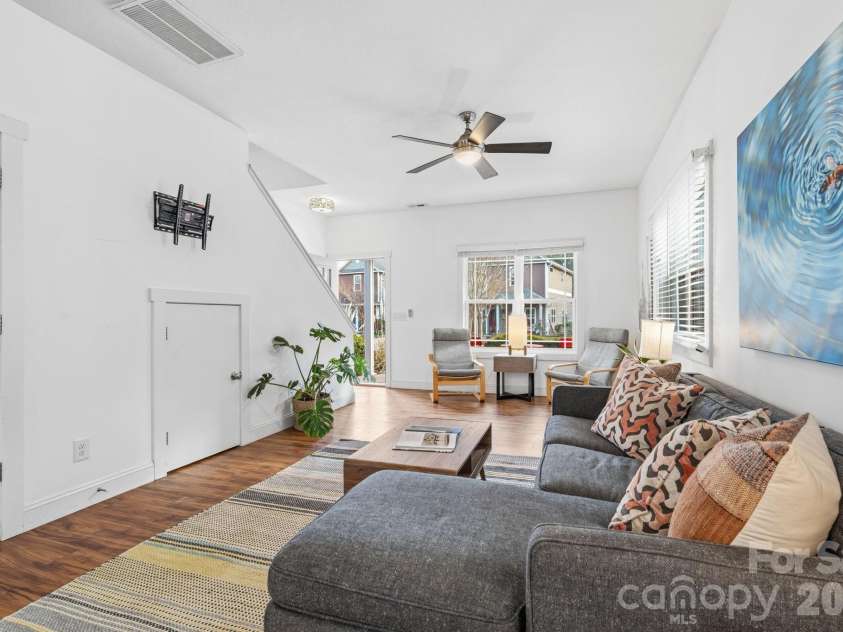 7 Mill Creek Loop, Asheville, NC 28806.  MLS# CAR4356339, YatesRealty ID 23008. 