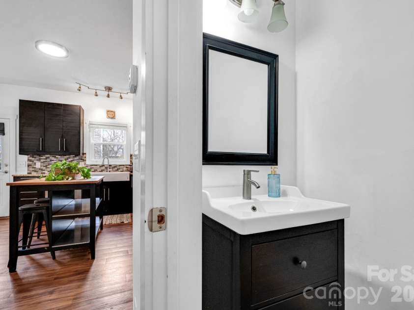 7 Mill Creek Loop, Asheville, NC 28806.  MLS# CAR4356339, YatesRealty ID 23008. 