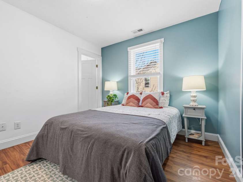 7 Mill Creek Loop, Asheville, NC 28806.  MLS# CAR4356339, YatesRealty ID 23008. 