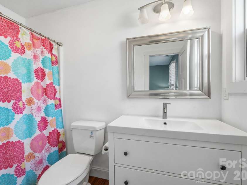 7 Mill Creek Loop, Asheville, NC 28806.  MLS# CAR4356339, YatesRealty ID 23008. 