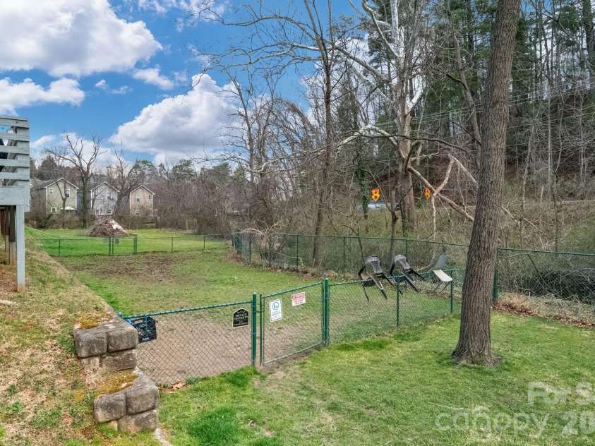 7 Mill Creek Loop, Asheville, NC 28806.  MLS# CAR4356339, YatesRealty ID 23008. 