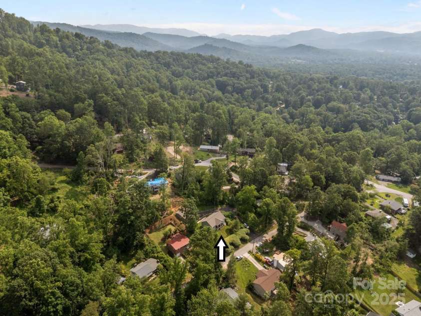 17 Laurel Road, Arden, NC 28704.  MLS# CAR4265020, YatesRealty ID 23009. 