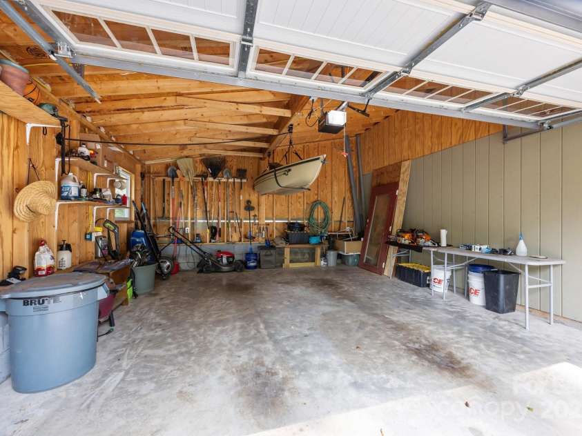 17 Laurel Road, Arden, NC 28704.  MLS# CAR4265020, YatesRealty ID 23009. Garage