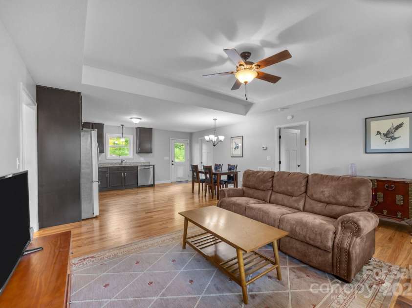 17 Laurel Road, Arden, NC 28704.  MLS# CAR4265020, YatesRealty ID 23009. Split bedroom plan