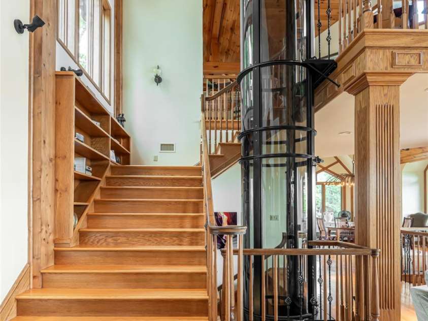 2280 Mountain Air Drive, Burnsville, NC 28714.  MLS# CAR4275710, YatesRealty ID 2301. 