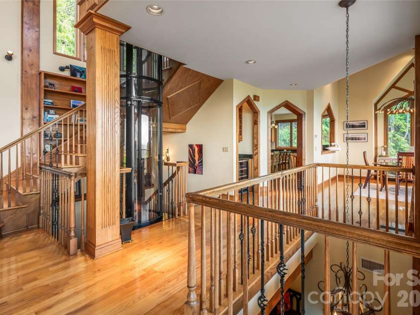 2280 Mountain Air Drive, Burnsville, NC 28714.  MLS# CAR4275710, YatesRealty ID 2301. 