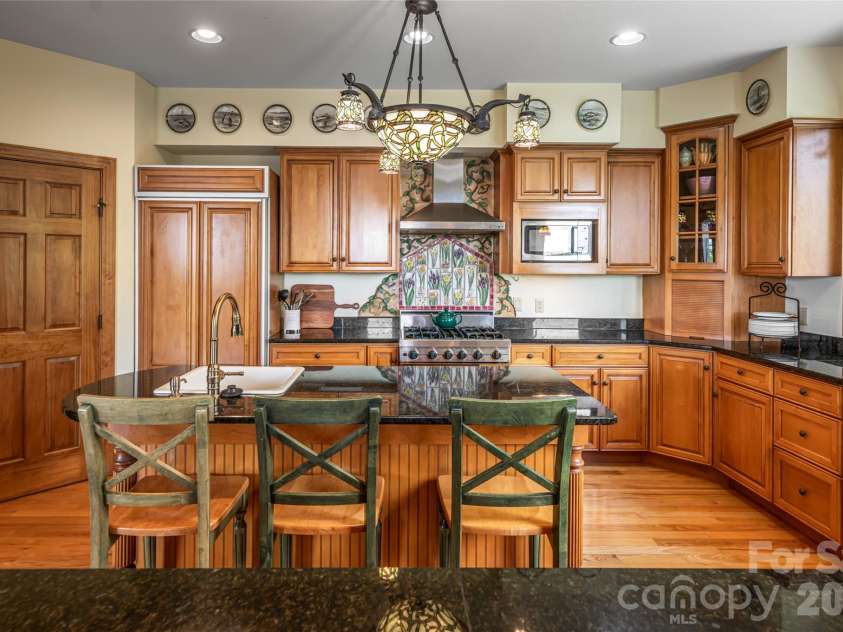 2280 Mountain Air Drive, Burnsville, NC 28714.  MLS# CAR4275710, YatesRealty ID 2301. 
