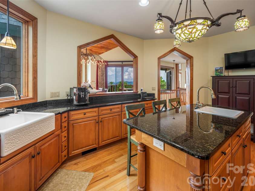 2280 Mountain Air Drive, Burnsville, NC 28714.  MLS# CAR4275710, YatesRealty ID 2301. 