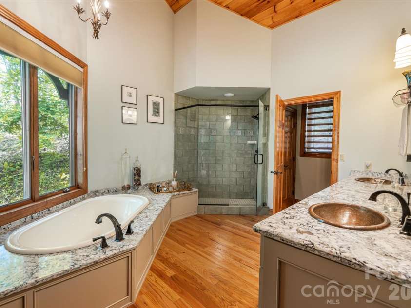 2280 Mountain Air Drive, Burnsville, NC 28714.  MLS# CAR4275710, YatesRealty ID 2301. 