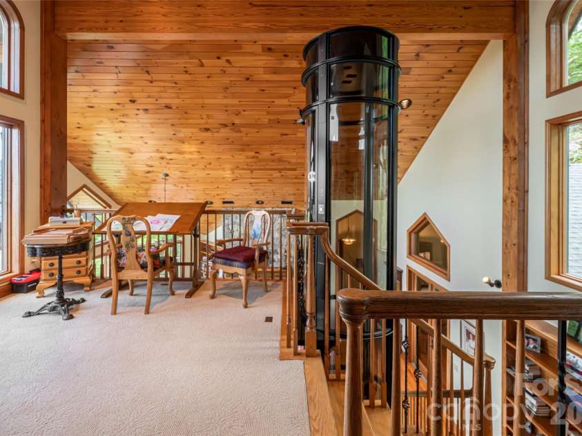 2280 Mountain Air Drive, Burnsville, NC 28714.  MLS# CAR4275710, YatesRealty ID 2301. 