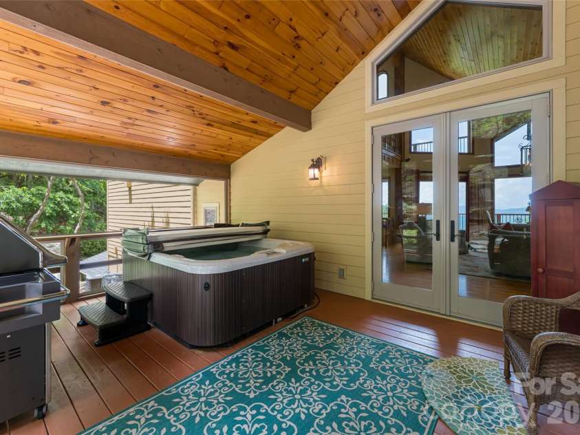 2280 Mountain Air Drive, Burnsville, NC 28714.  MLS# CAR4275710, YatesRealty ID 2301. 