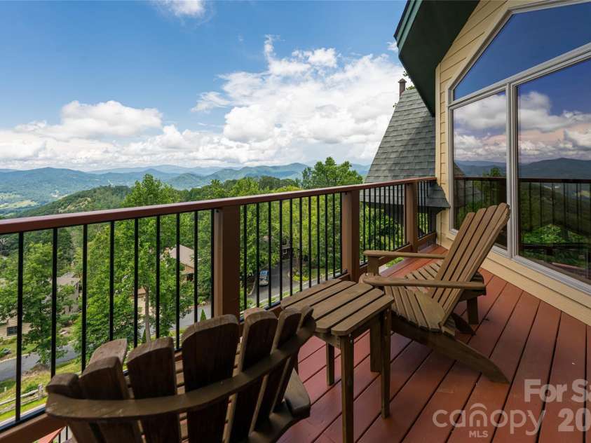2280 Mountain Air Drive, Burnsville, NC 28714.  MLS# CAR4275710, YatesRealty ID 2301. 