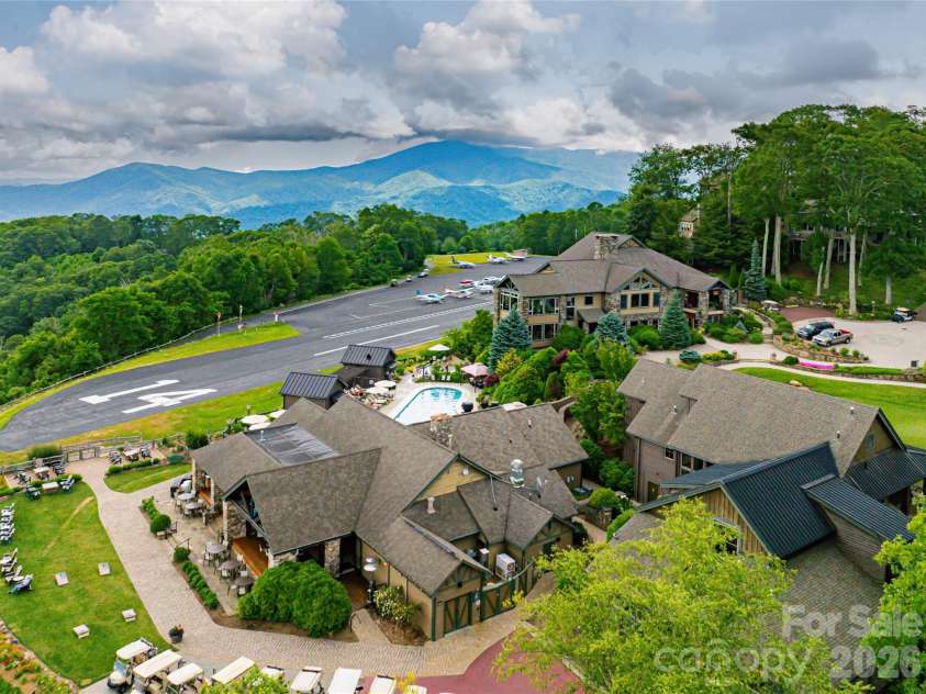 2280 Mountain Air Drive, Burnsville, NC 28714.  MLS# CAR4275710, YatesRealty ID 2301. 