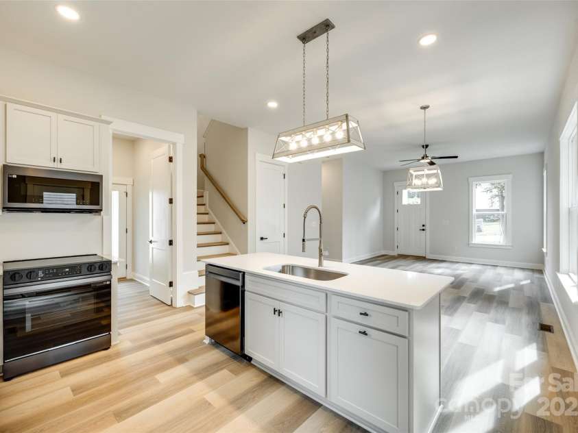 513 Sacco Street, Belmont, NC 28012.  MLS# CAR4271195, YatesRealty ID 23010. Kitchen