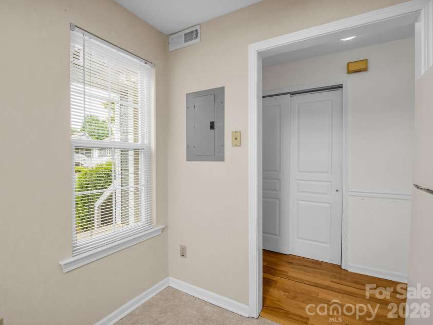 3005 Sagamore Lane, Asheville, NC 28806.  MLS# CAR4376702, YatesRealty ID 23011. 