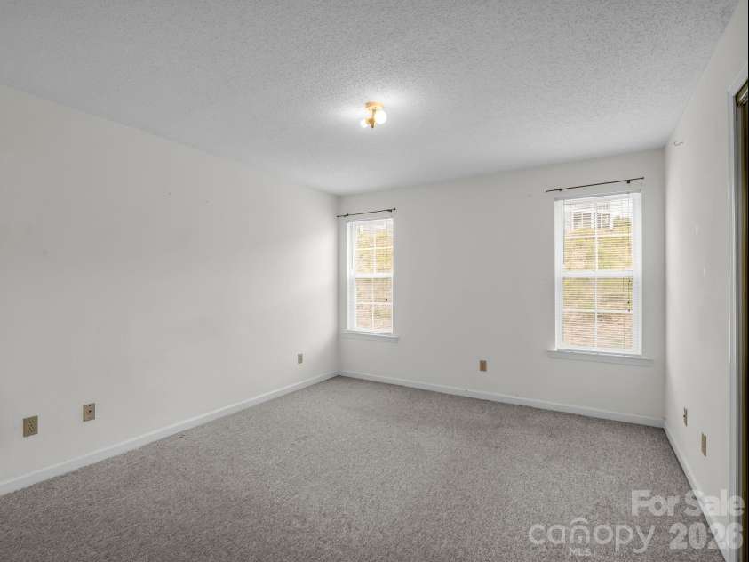 3005 Sagamore Lane, Asheville, NC 28806.  MLS# CAR4376702, YatesRealty ID 23011. 