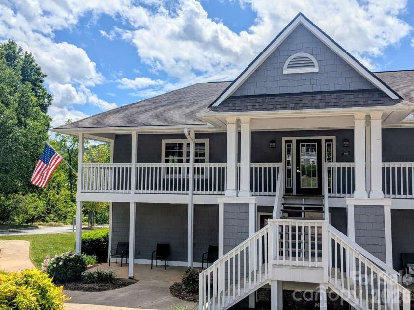 3005 Sagamore Lane, Asheville, NC 28806.  MLS# CAR4376702, YatesRealty ID 23011. 