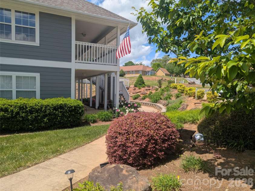 3005 Sagamore Lane, Asheville, NC 28806.  MLS# CAR4376702, YatesRealty ID 23011. 