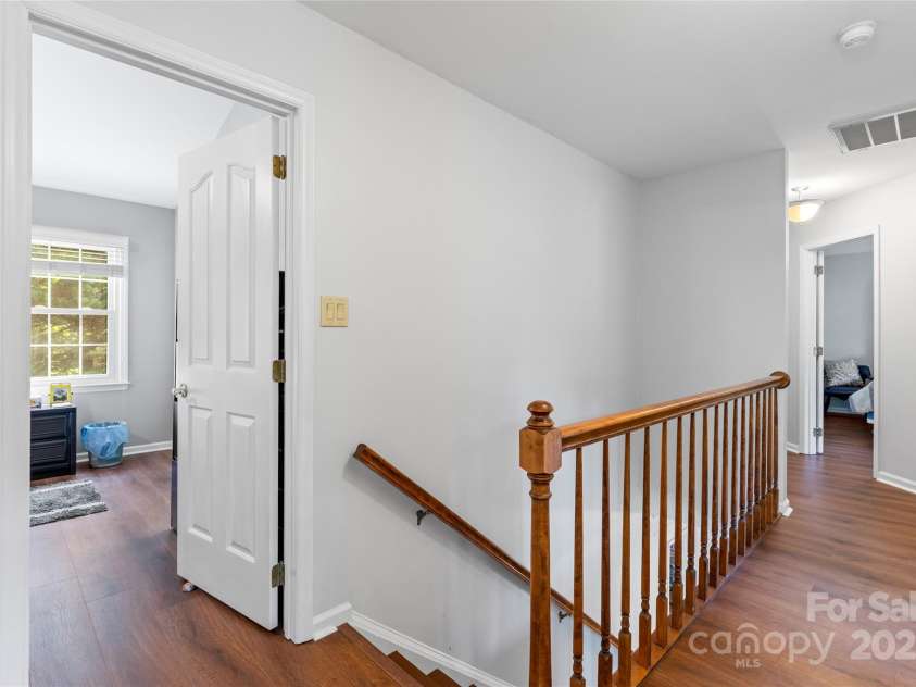 1109 Sunnyview Circle, Matthews, NC 28105.  MLS# CAR4274934, YatesRealty ID 23012. 