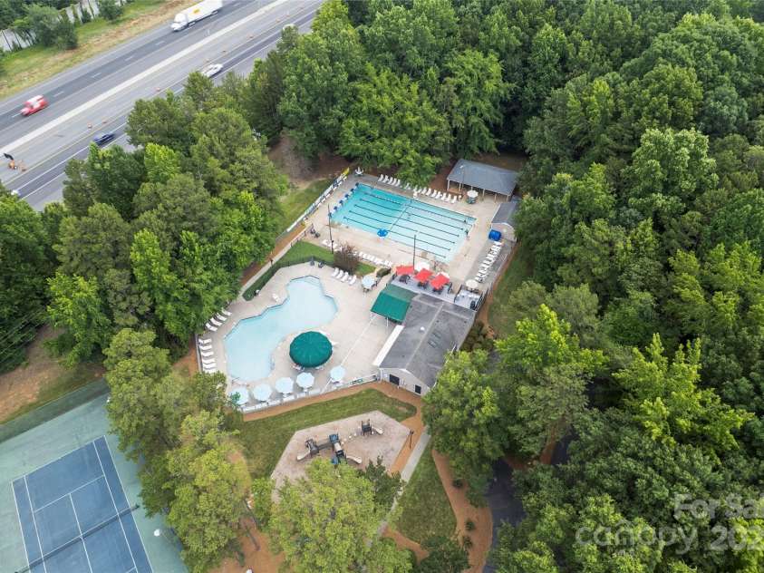 1109 Sunnyview Circle, Matthews, NC 28105.  MLS# CAR4274934, YatesRealty ID 23012. 