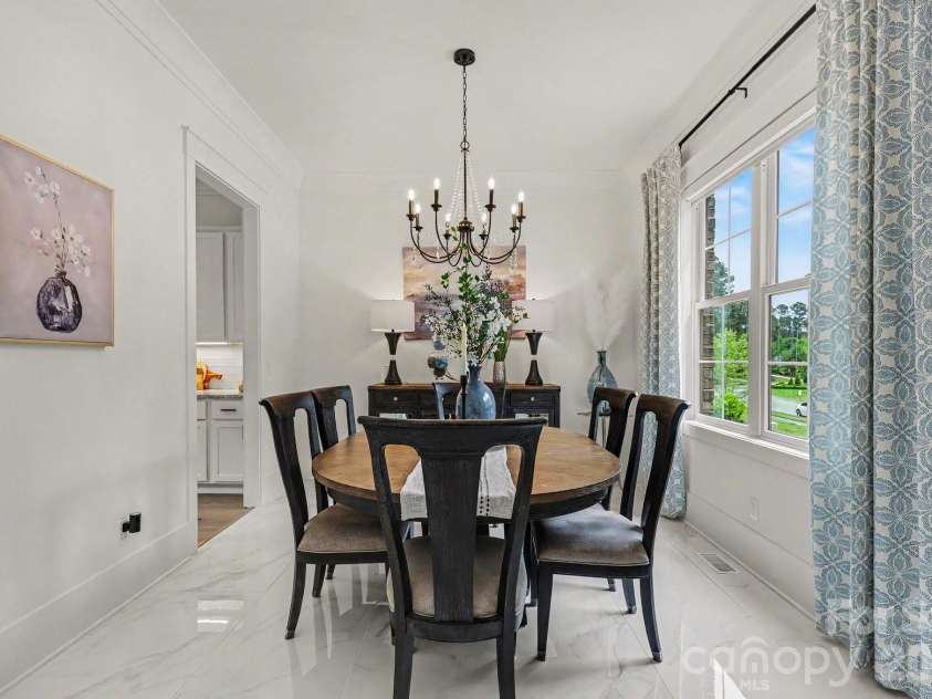 209 Glenview Drive, Salisbury, NC 28147.  MLS# CAR4380907, YatesRealty ID 23012. 