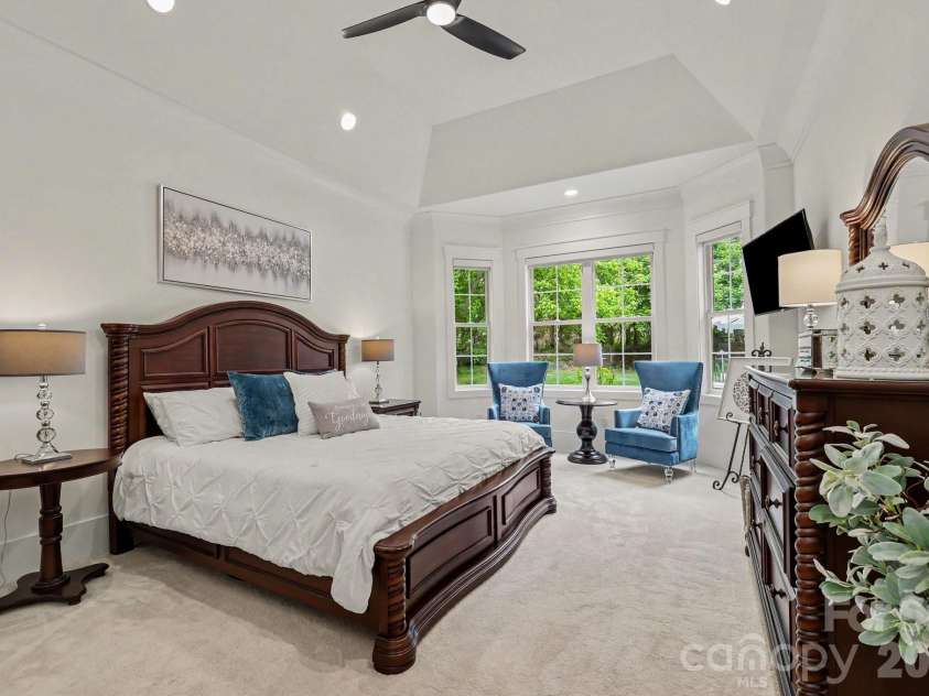 209 Glenview Drive, Salisbury, NC 28147.  MLS# CAR4380907, YatesRealty ID 23012. 