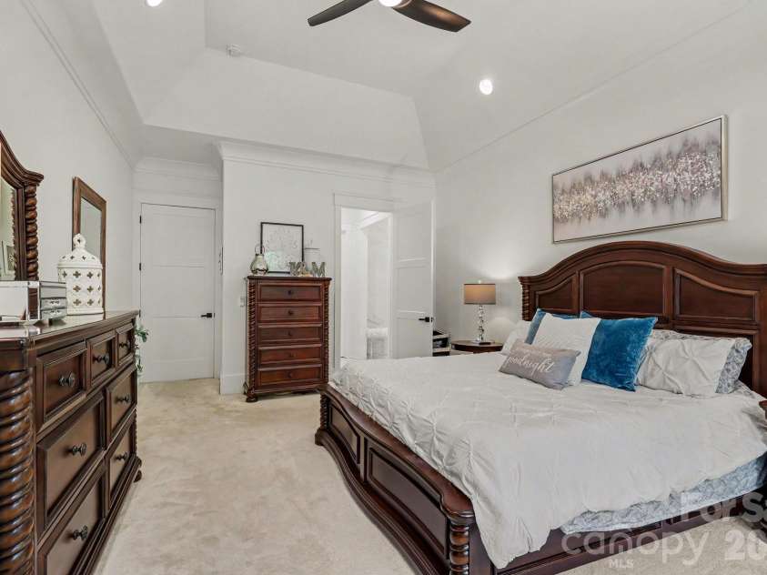 209 Glenview Drive, Salisbury, NC 28147.  MLS# CAR4380907, YatesRealty ID 23012. 